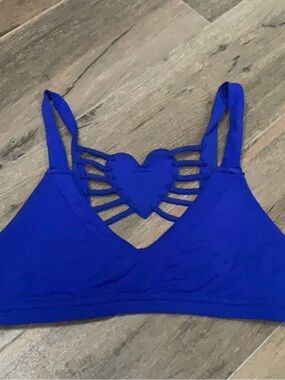 Junior small California kisses top